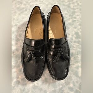 Vintage Cole Haan Womens 7 Kiltie Tassel Penny Loafers Flat Black Patent Preppy